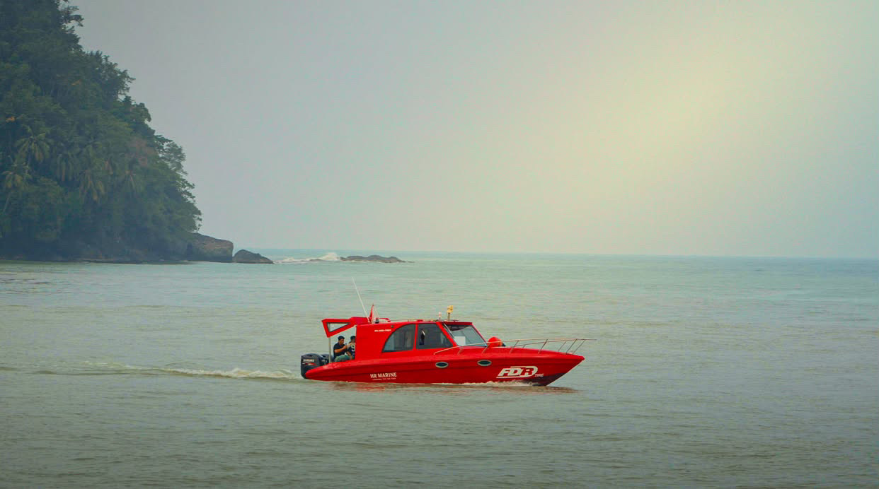 HR Marine speedboat
