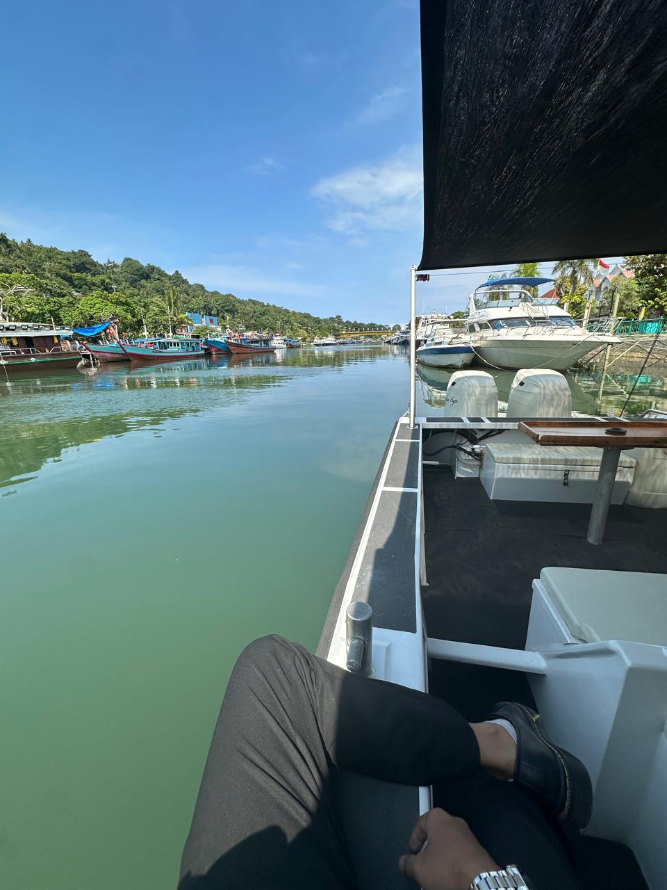 Nyanyian Hujan rear deck